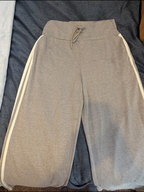 Halara Women's Gray/Tan Ribbed Wide-Leg Jogger Pants with Side Stripe